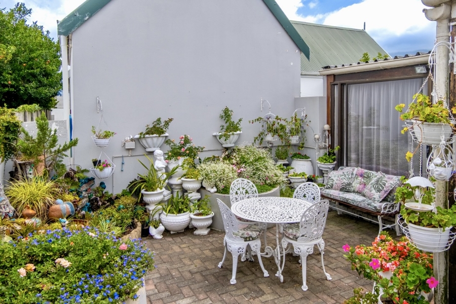 2 Bedroom Property for Sale in King George Park Western Cape